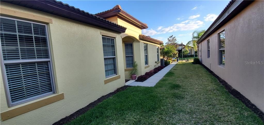 Recently Sold: $244,000 (2 beds, 2 baths, 1393 Square Feet)