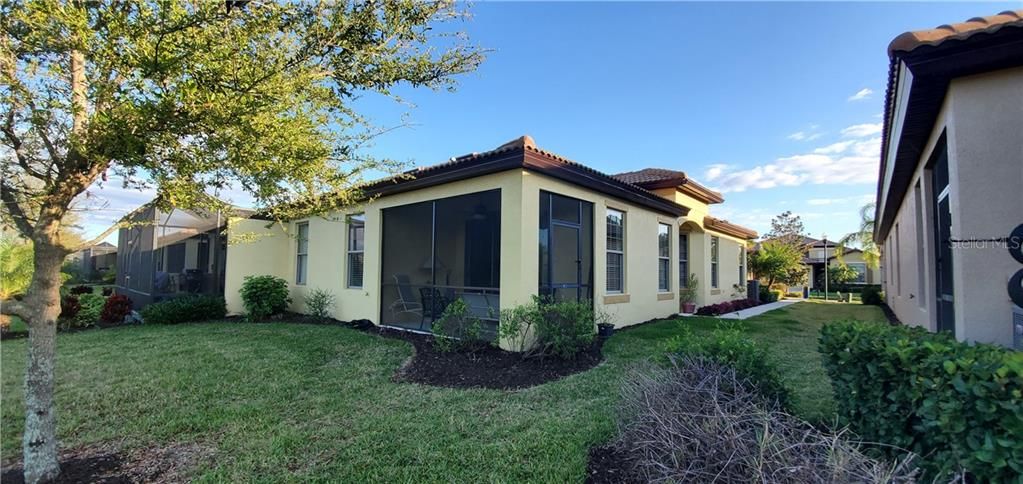 Recently Sold: $244,000 (2 beds, 2 baths, 1393 Square Feet)