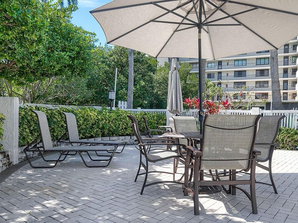 Recently Sold: $1,799,900 (3 beds, 2 baths, 2772 Square Feet)