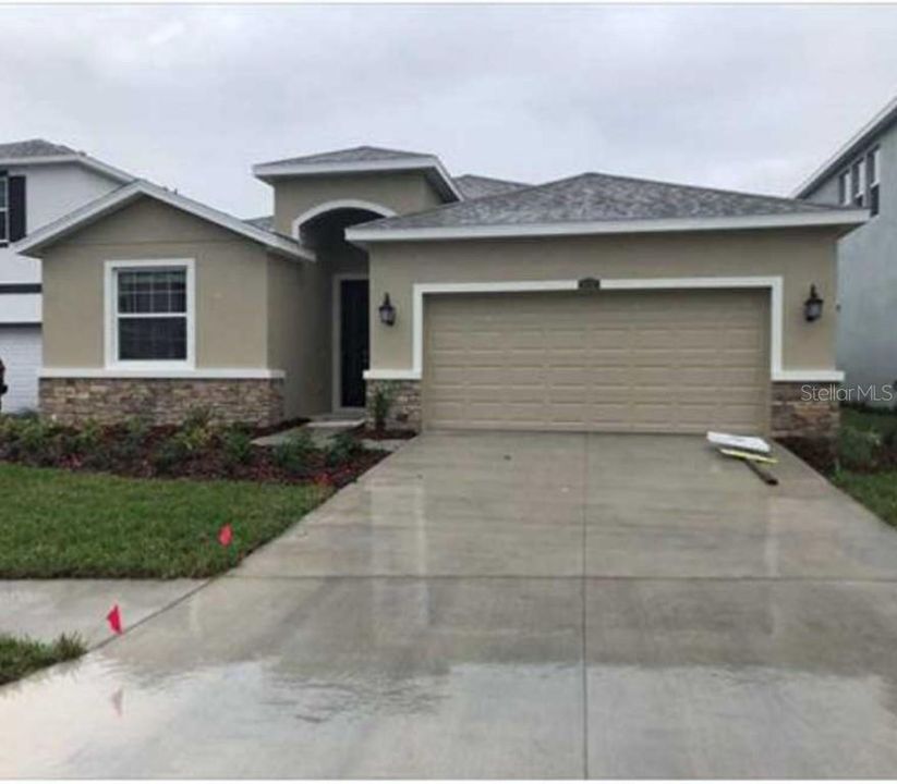 Recently Sold: $423,825 (3 beds, 2 baths, 2035 Square Feet)