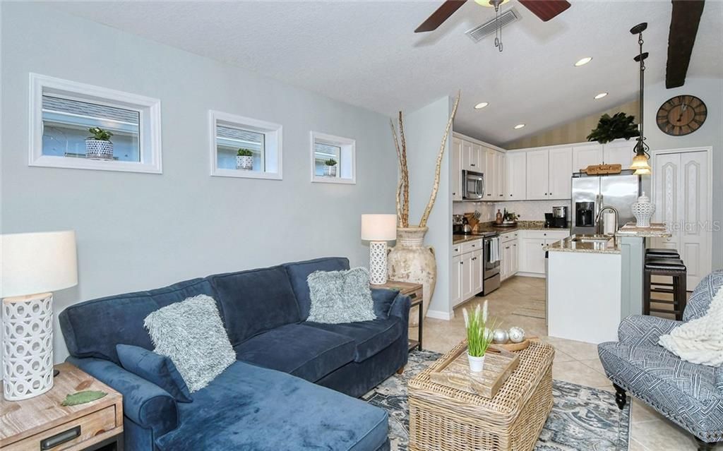 Recently Sold: $289,900 (2 beds, 2 baths, 1255 Square Feet)