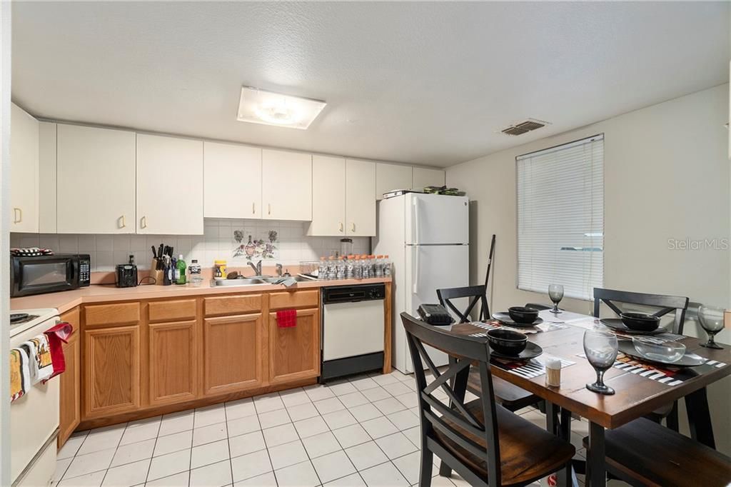 Recently Sold: $79,900 (2 beds, 2 baths, 885 Square Feet)
