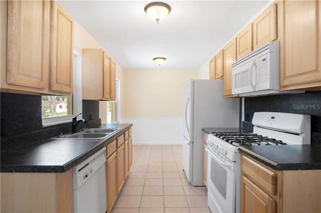 Recently Sold: $172,500 (2 beds, 2 baths, 1158 Square Feet)