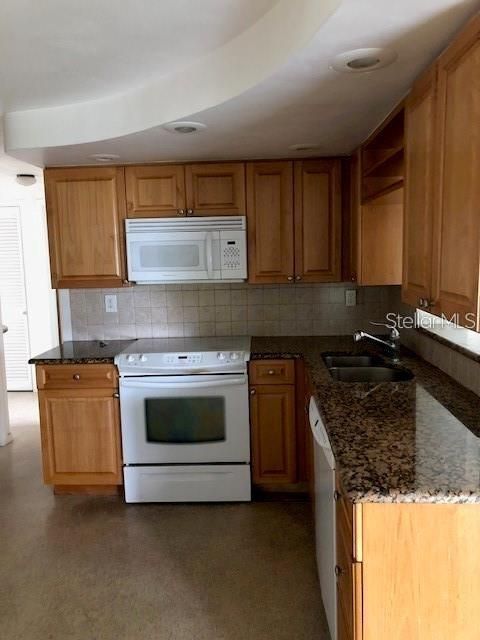 Recently Rented: $1,095 (2 beds, 2 baths, 1056 Square Feet)