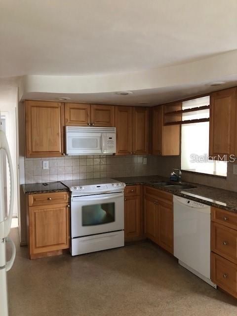 Recently Rented: $1,095 (2 beds, 2 baths, 1056 Square Feet)