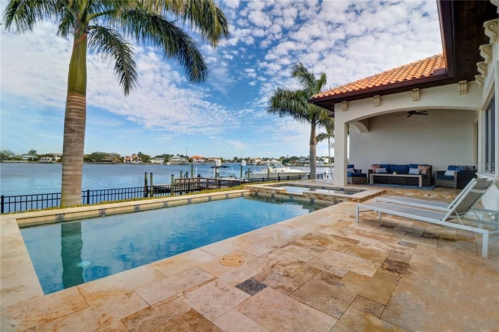 Recently Sold: $2,875,000 (4 beds, 5 baths, 4087 Square Feet)