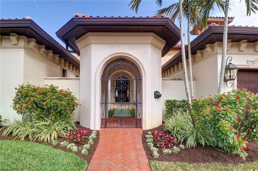 Recently Sold: $2,875,000 (4 beds, 5 baths, 4087 Square Feet)