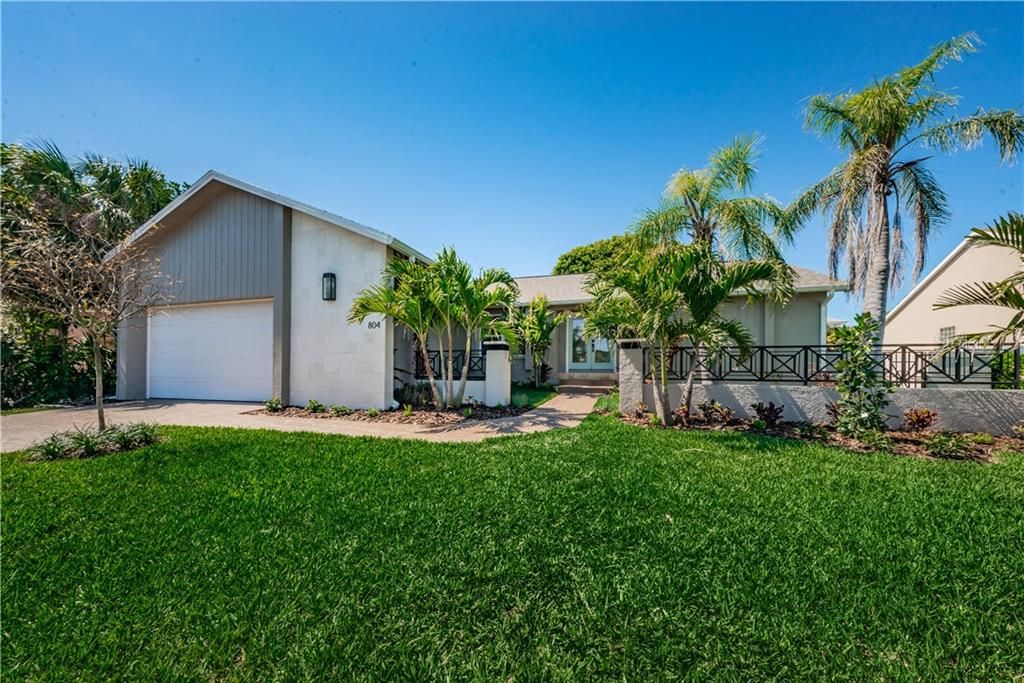 Recently Sold: $859,000 (3 beds, 2 baths, 2274 Square Feet)