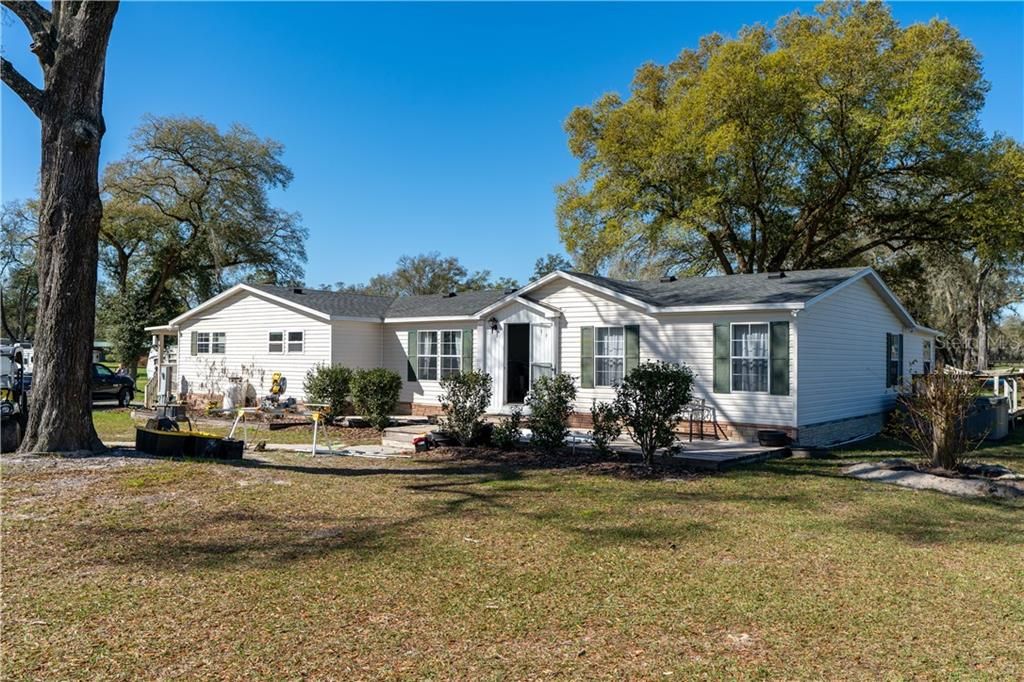 Recently Sold: $735,000 (5 beds, 3 baths, 2349 Square Feet)