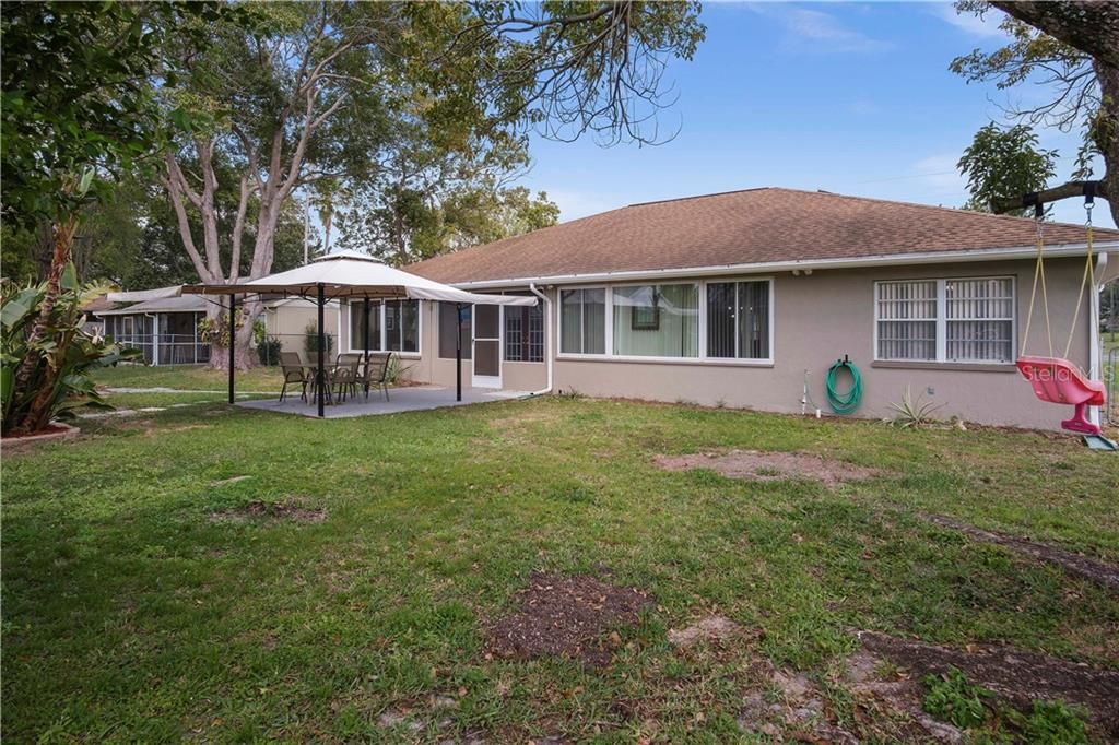 Recently Sold: $239,000 (3 beds, 2 baths, 1978 Square Feet)