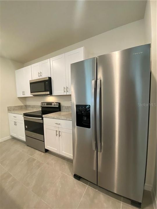 Recently Rented: $1,950 (3 beds, 2 baths, 1816 Square Feet)