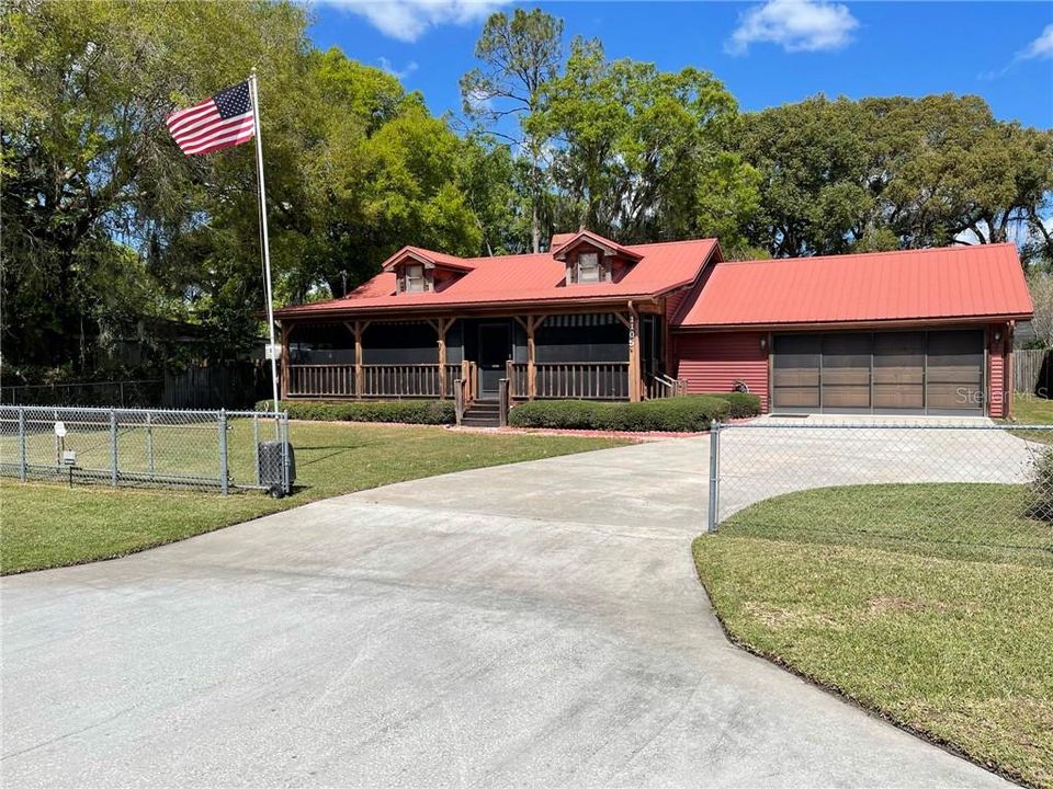 Recently Sold: $229,900 (2 beds, 2 baths, 999 Square Feet)