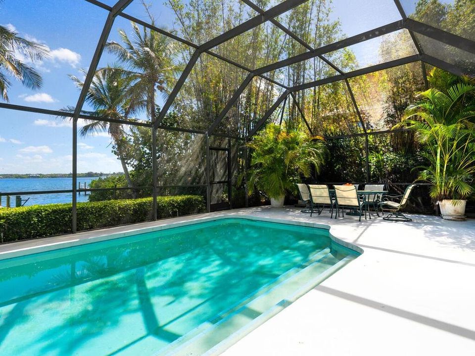 Recently Sold: $1,395,000 (2 beds, 2 baths, 1607 Square Feet)