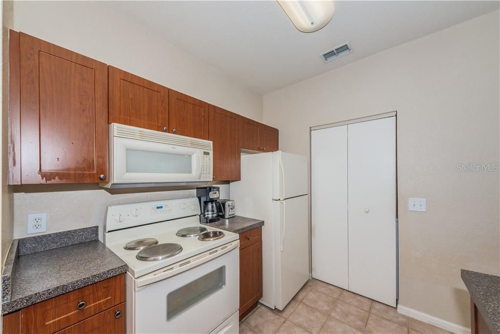 Recently Sold: $129,900 (1 beds, 1 baths, 750 Square Feet)