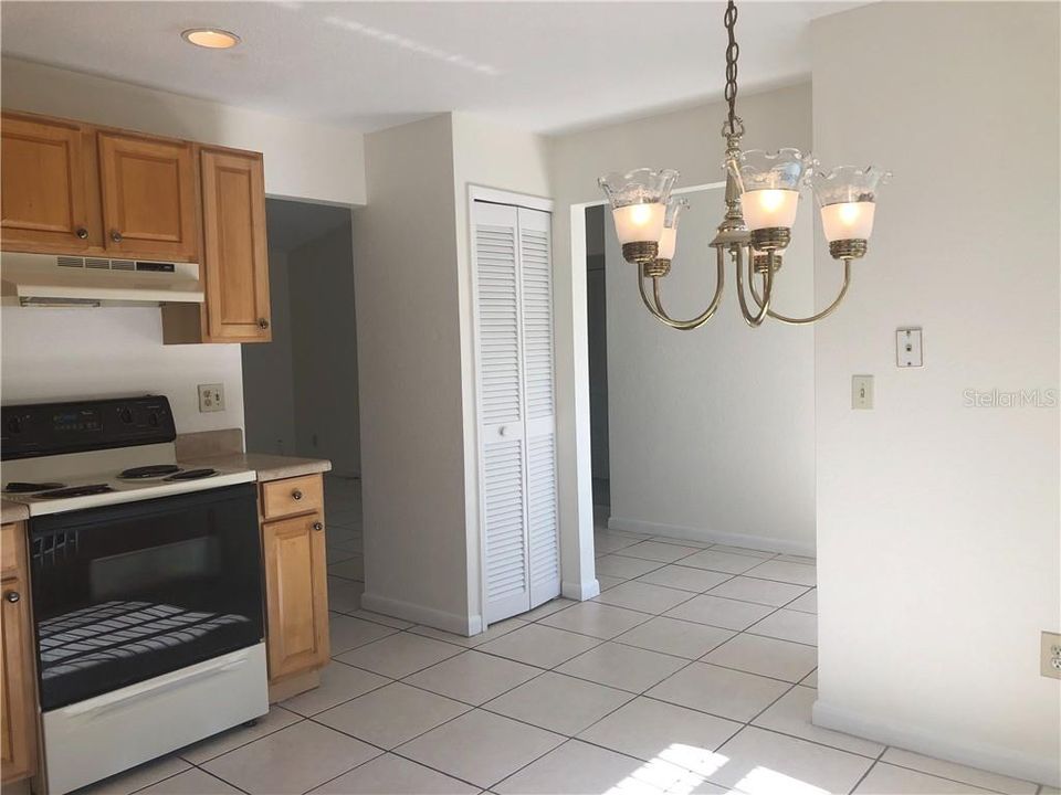 Recently Rented: $1,385 (3 beds, 2 baths, 1425 Square Feet)