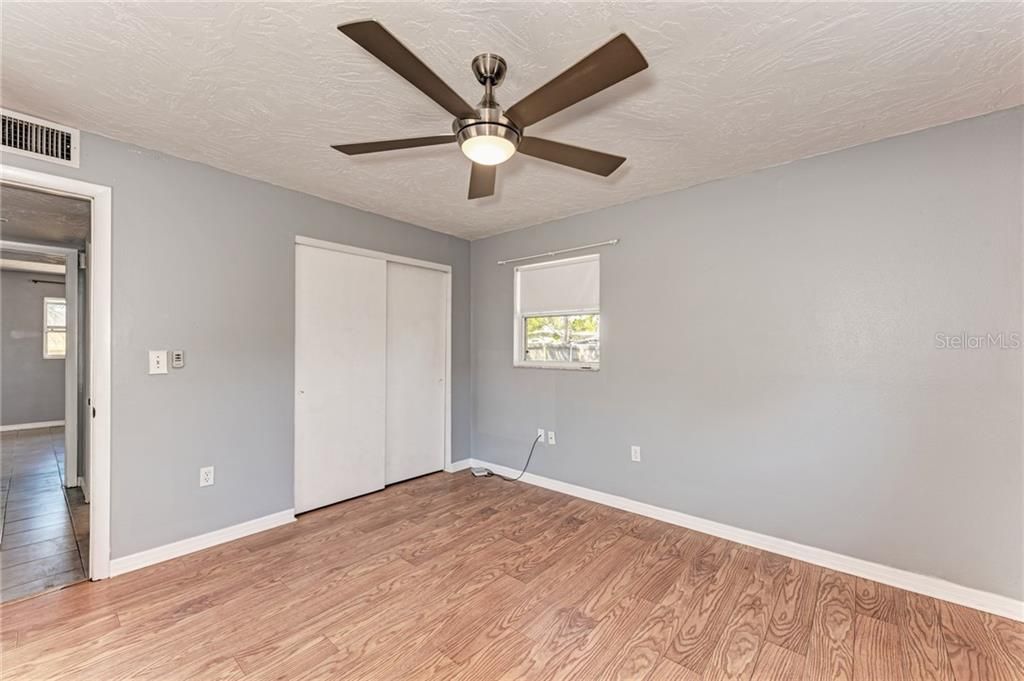 Recently Sold: $235,000 (3 beds, 1 baths, 1114 Square Feet)