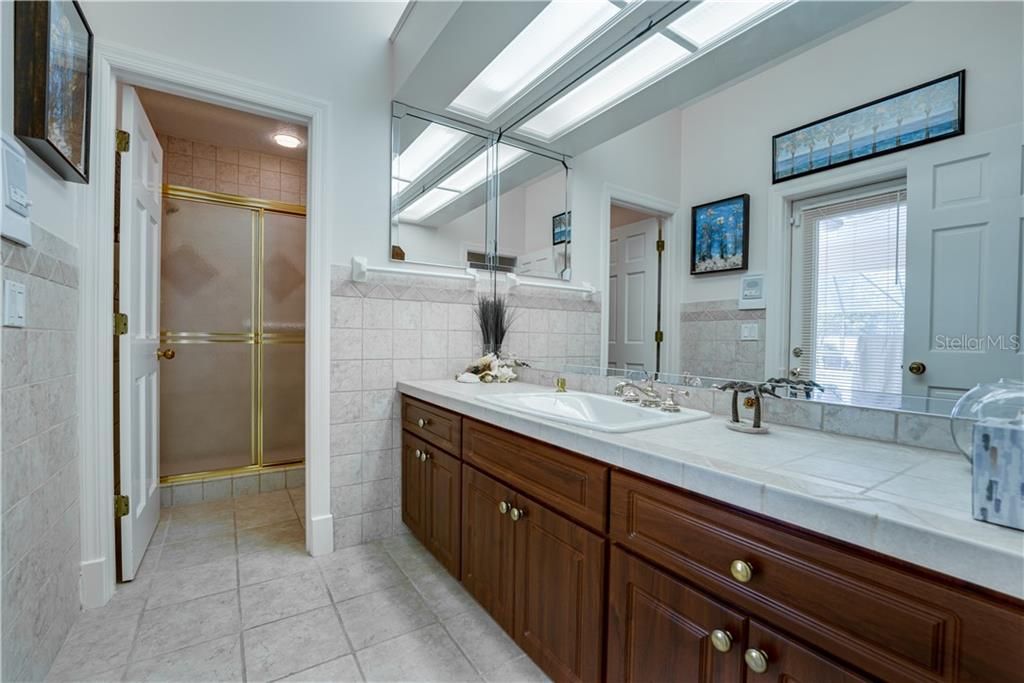 最近售出: $542,000 (4 贝兹, 3 浴室, 3426 平方英尺)