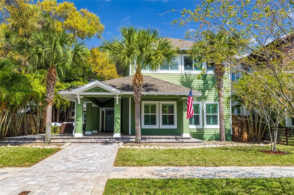 Recently Sold: $1,200,000 (4 beds, 3 baths, 2543 Square Feet)