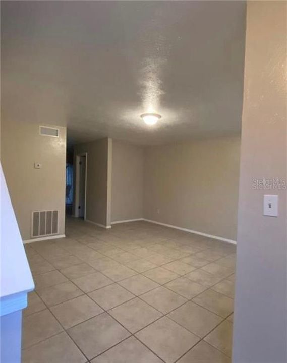 Recently Rented: $1,350 (2 beds, 1 baths, 1164 Square Feet)