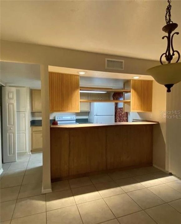 Recently Rented: $1,350 (2 beds, 1 baths, 1164 Square Feet)