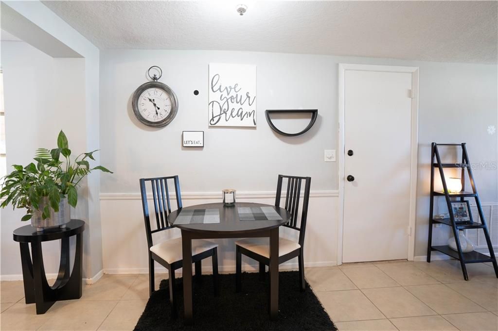 Recently Sold: $142,500 (2 beds, 2 baths, 1050 Square Feet)