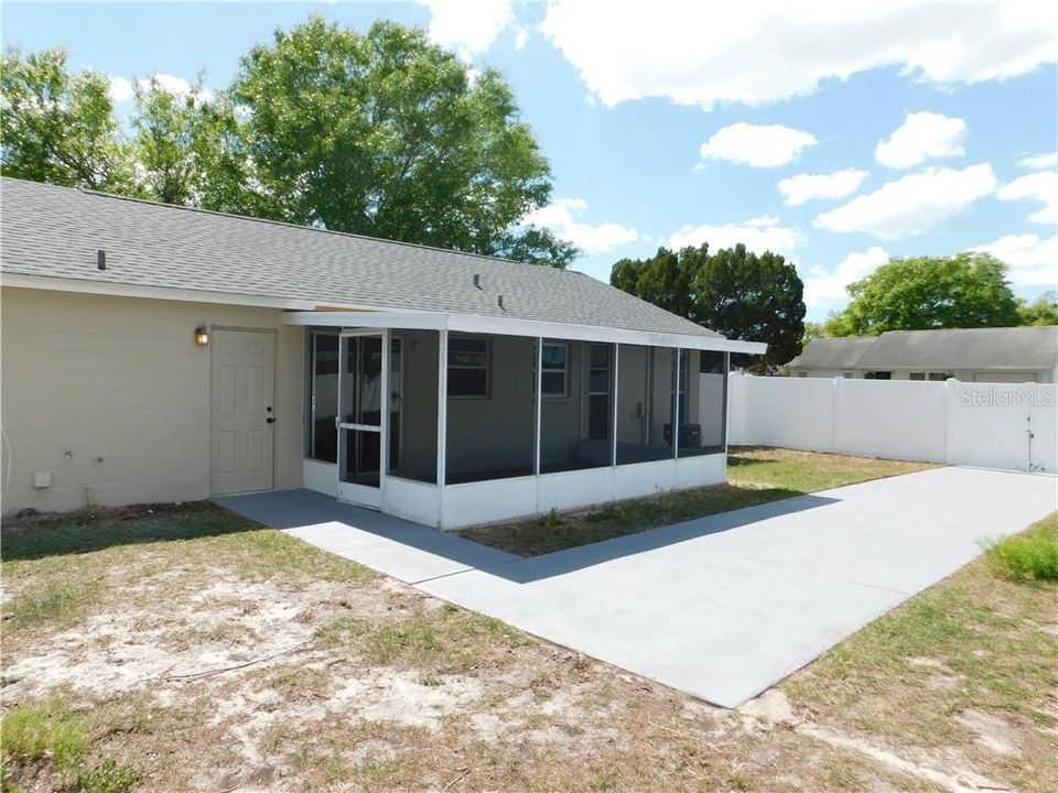 Recently Sold: $175,000 (2 beds, 1 baths, 806 Square Feet)