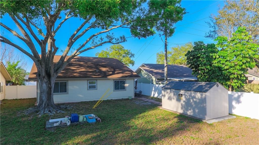 Recently Sold: $295,000 (3 beds, 2 baths, 1348 Square Feet)