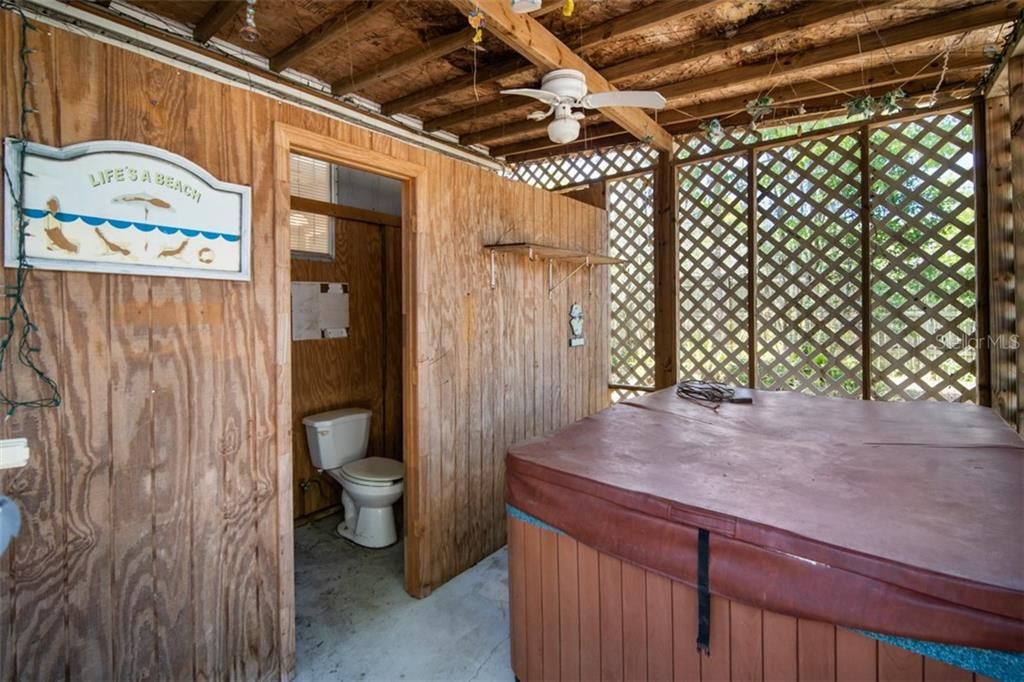最近售出: $239,000 (4 贝兹, 2 浴室, 1782 平方英尺)