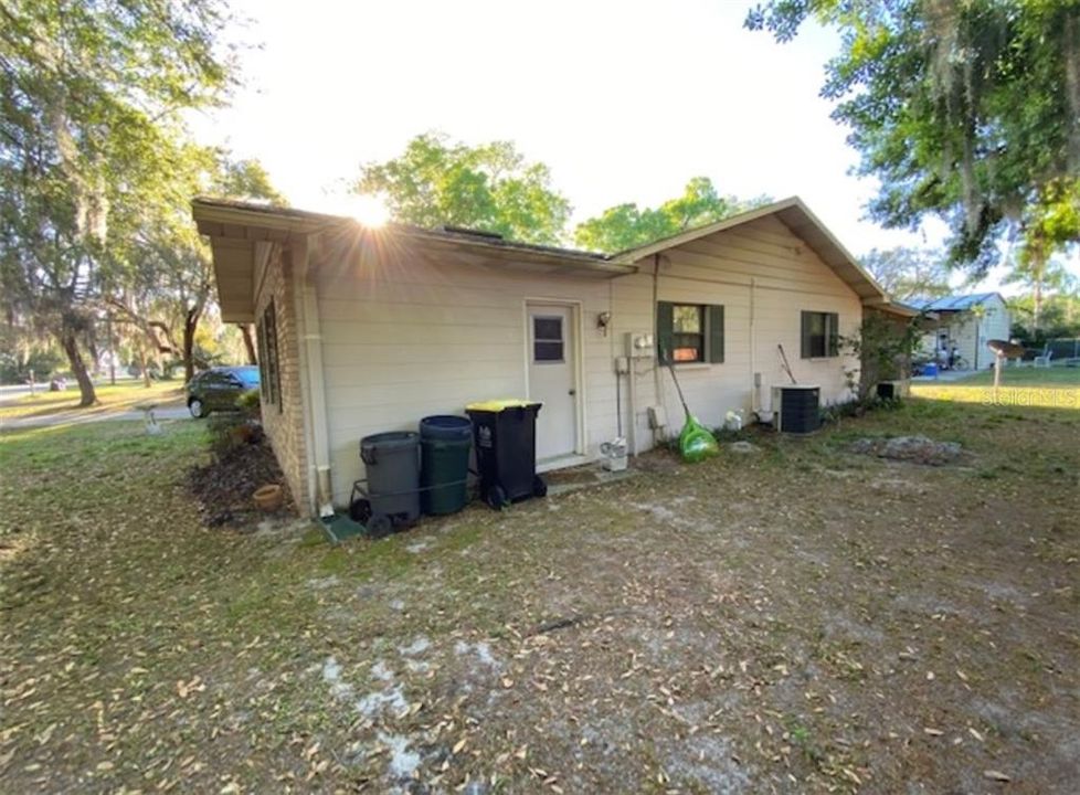 Recently Sold: $217,000 (3 beds, 2 baths, 1434 Square Feet)