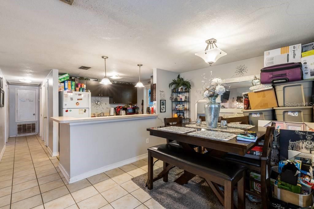 Recently Sold: $350,000 (3 beds, 2 baths, 1056 Square Feet)