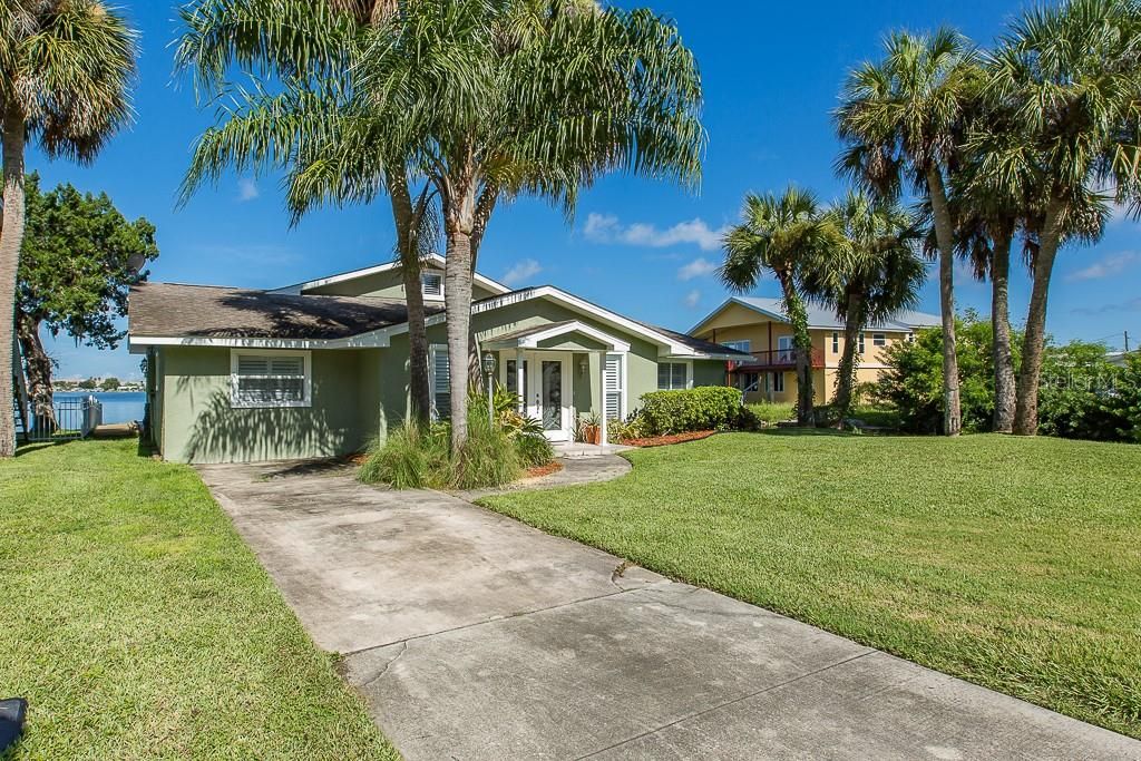 Recently Sold: $650,000 (3 beds, 2 baths, 2546 Square Feet)