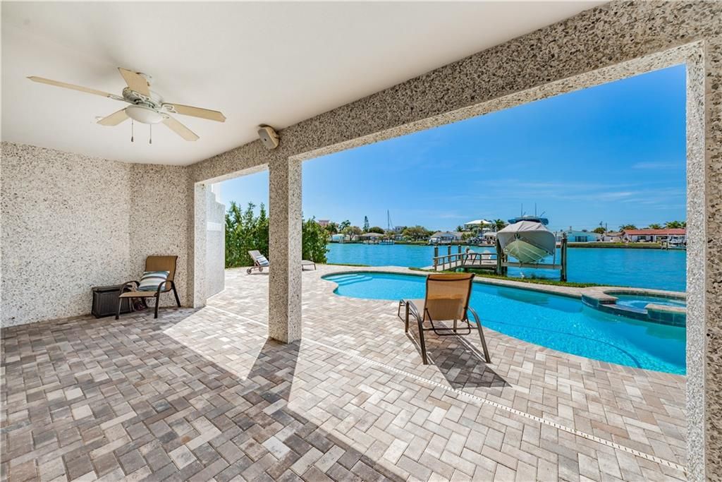 Recently Sold: $1,999,999 (5 beds, 4 baths, 4050 Square Feet)