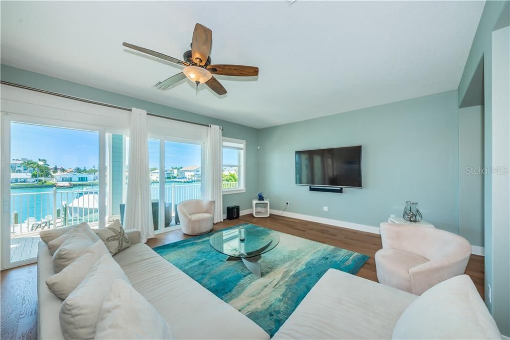 Great room with wide open views to the waterfront.