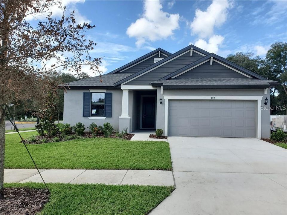 最近售出: $340,855 (4 贝兹, 2 浴室, 1896 平方英尺)