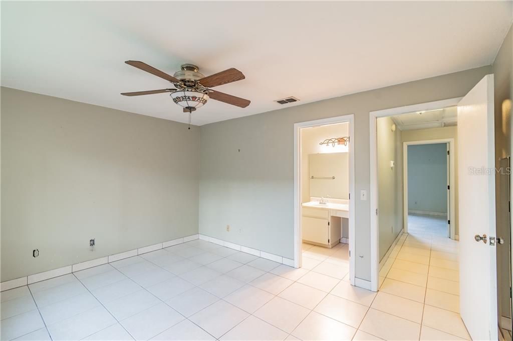 Recently Sold: $113,000 (2 beds, 2 baths, 1250 Square Feet)