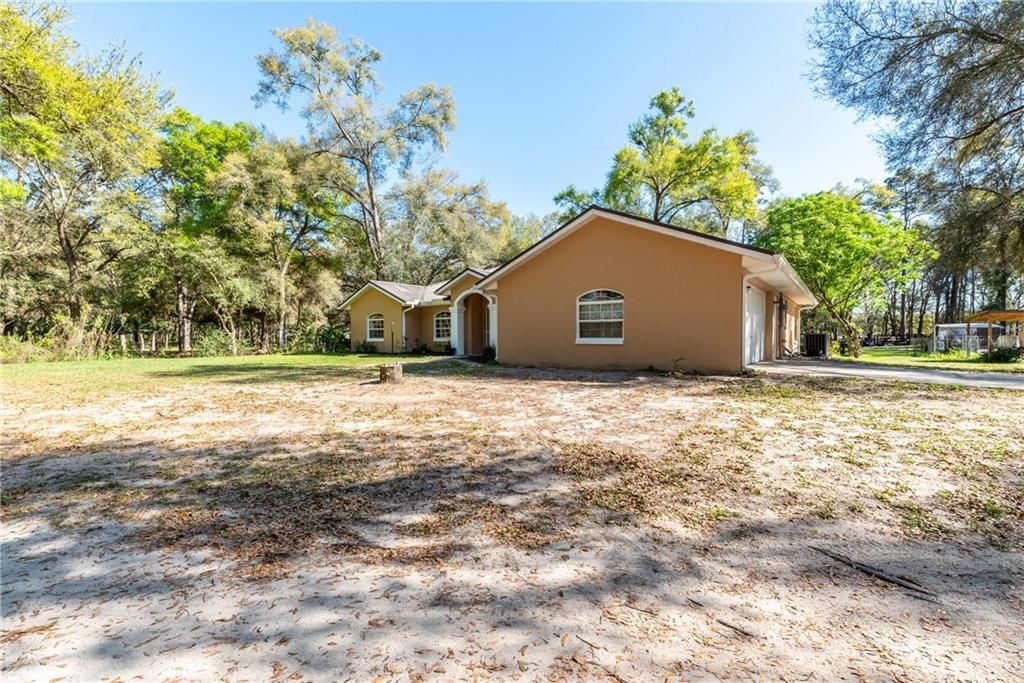 Recently Sold: $389,900 (3 beds, 2 baths, 1980 Square Feet)