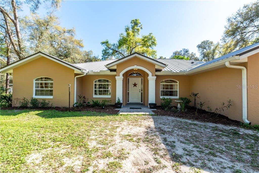 Recently Sold: $389,900 (3 beds, 2 baths, 1980 Square Feet)