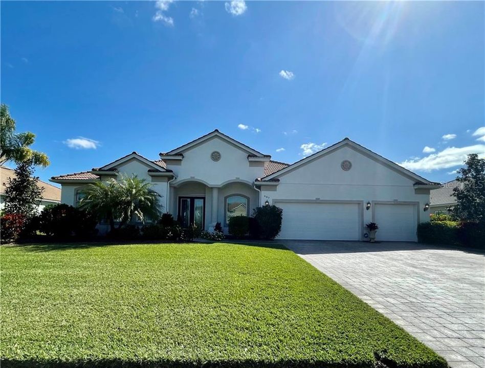 Недавно продано: $675,000 (4 спален, 3 ванн, 3146 Квадратных фут)