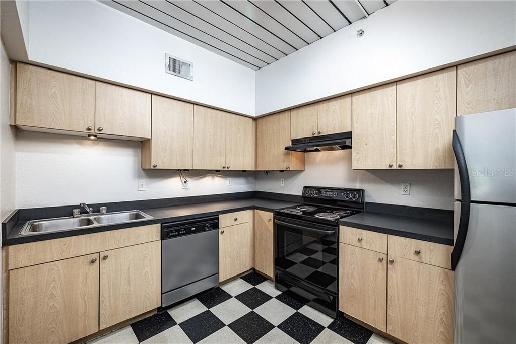 Recently Rented: $1,895 (2 beds, 2 baths, 1206 Square Feet)