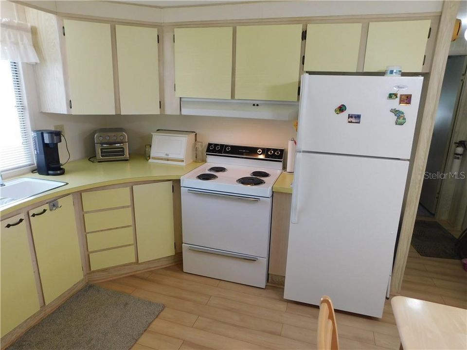 Nice bright kitchen with newer appliances.