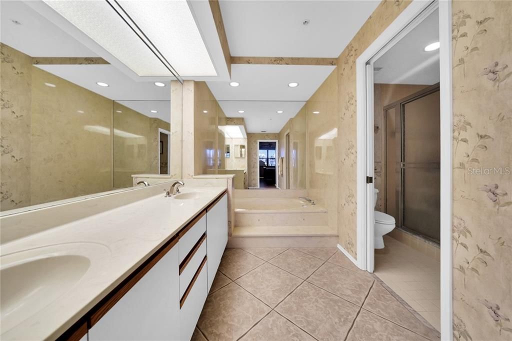 最近售出: $299,000 (3 贝兹, 2 浴室, 1538 平方英尺)