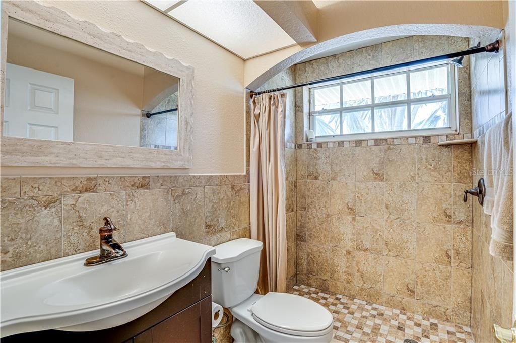 最近售出: $399,999 (3 贝兹, 2 浴室, 1712 平方英尺)