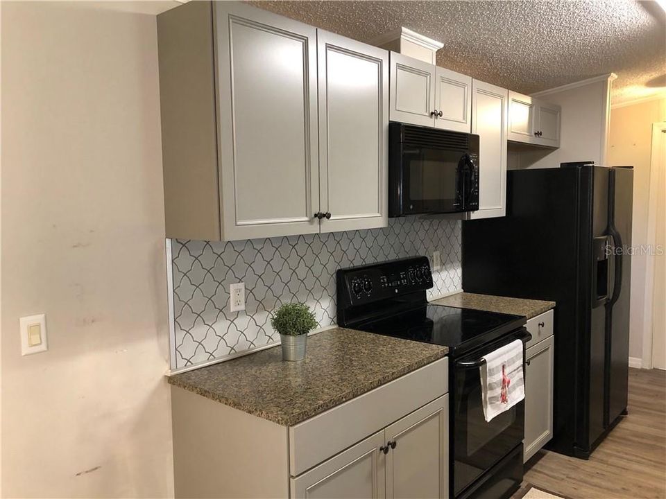 Recently Sold: $132,500 (3 beds, 2 baths, 1188 Square Feet)