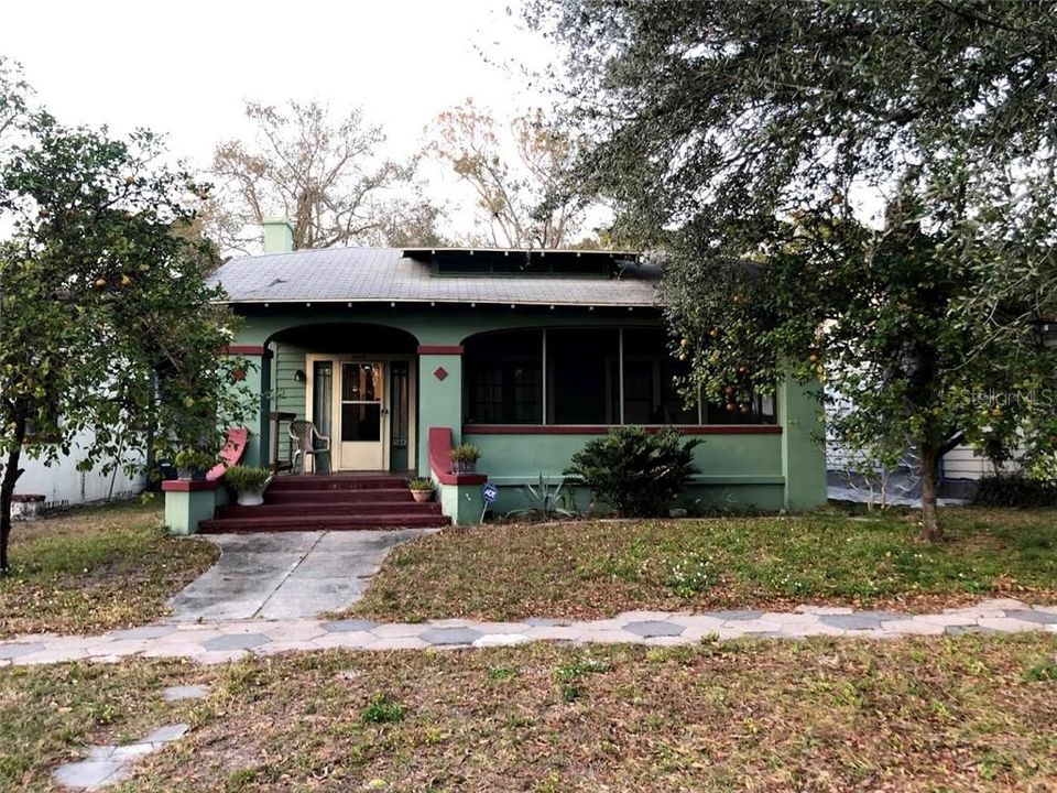Recently Sold: $300,000 (4 beds, 2 baths, 1881 Square Feet)