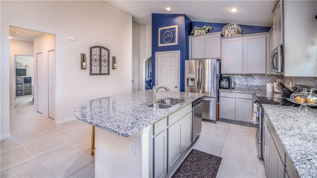Recently Sold: $365,000 (3 beds, 2 baths, 2191 Square Feet)