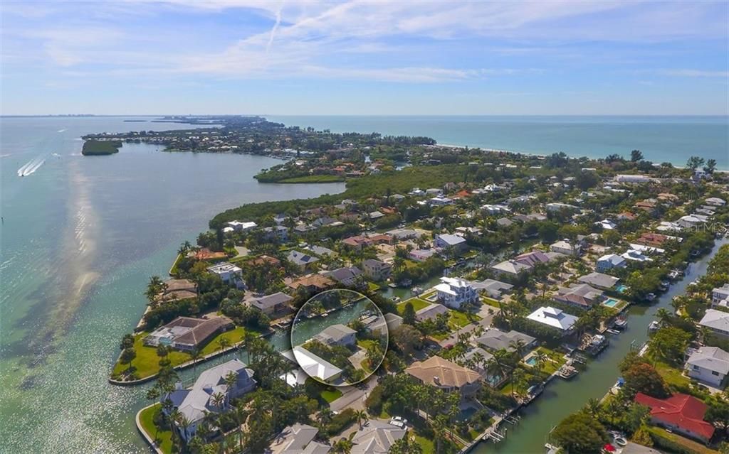 Recently Sold: $995,000 (2 beds, 2 baths, 858 Square Feet)