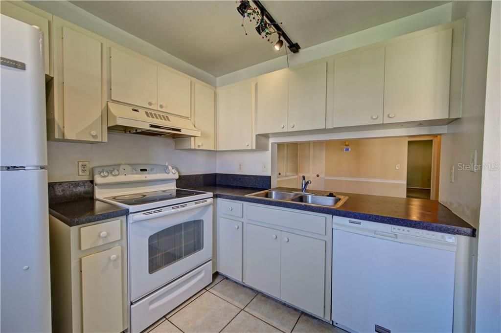 Recently Sold: $151,000 (2 beds, 2 baths, 1080 Square Feet)