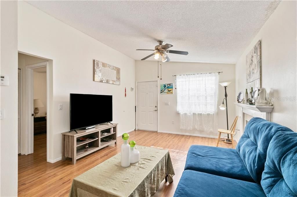Recently Sold: $115,000 (2 beds, 2 baths, 912 Square Feet)