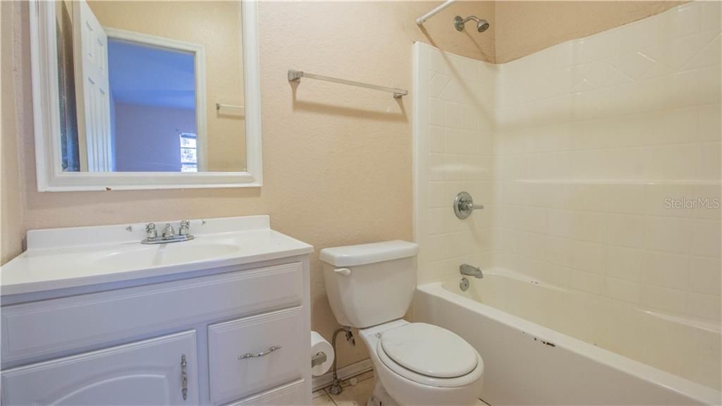 最近售出: $135,000 (3 贝兹, 2 浴室, 1236 平方英尺)