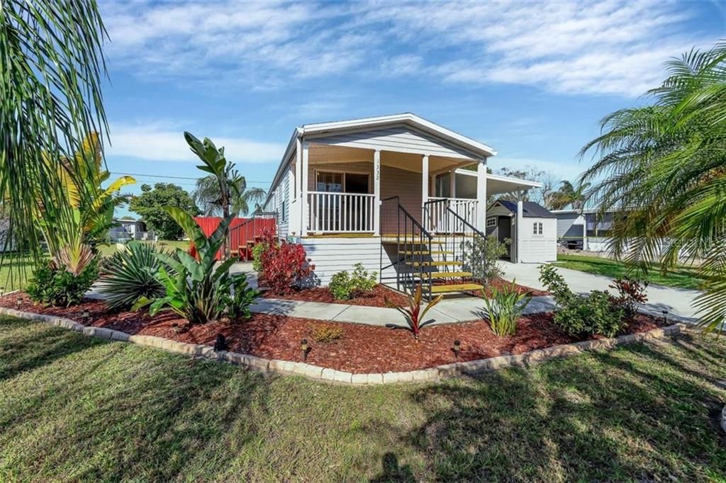 Recently Sold: $155,000 (2 beds, 2 baths, 960 Square Feet)